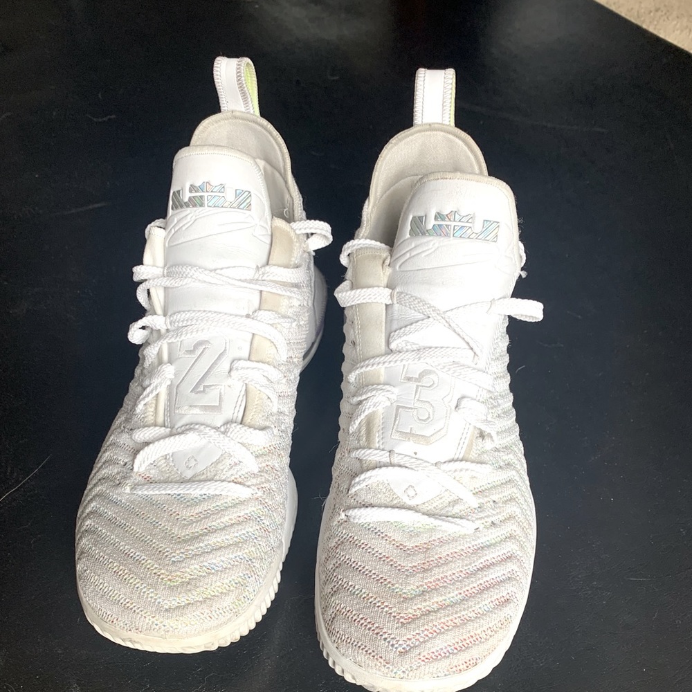 LEBRON 16 'BUZZ LIGHTYEAR'